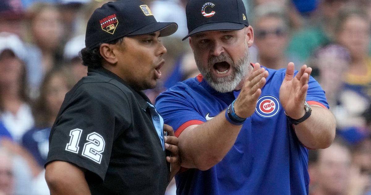 David Ross Criticizes Umpire and Roof Closure Decision During Cubs vs. Brewers Game