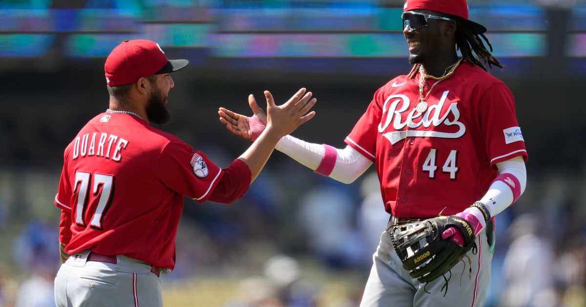 De La Cruz and Votto Lead Reds to 9-0 Win Over Dodgers, Claim NL Central Lead from Brewers