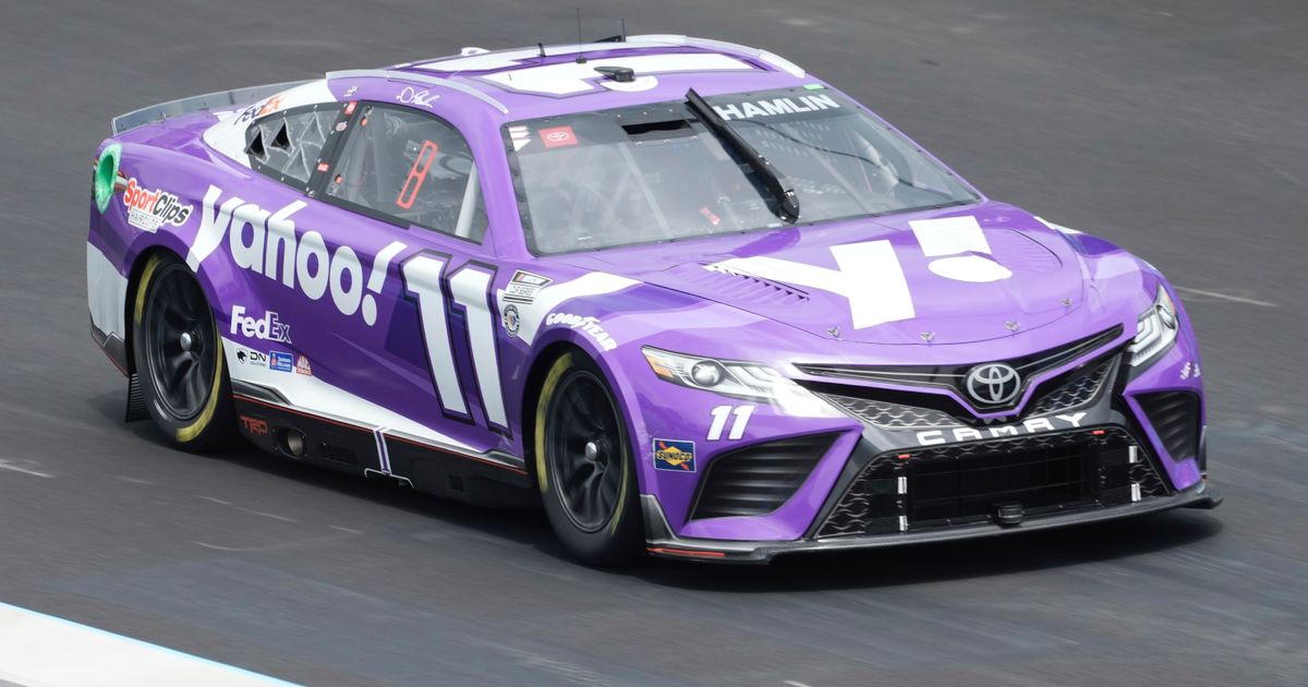 Denny Hamlin Secures Pole Position for NASCAR Cup Series' Historic Street Race in Chicago