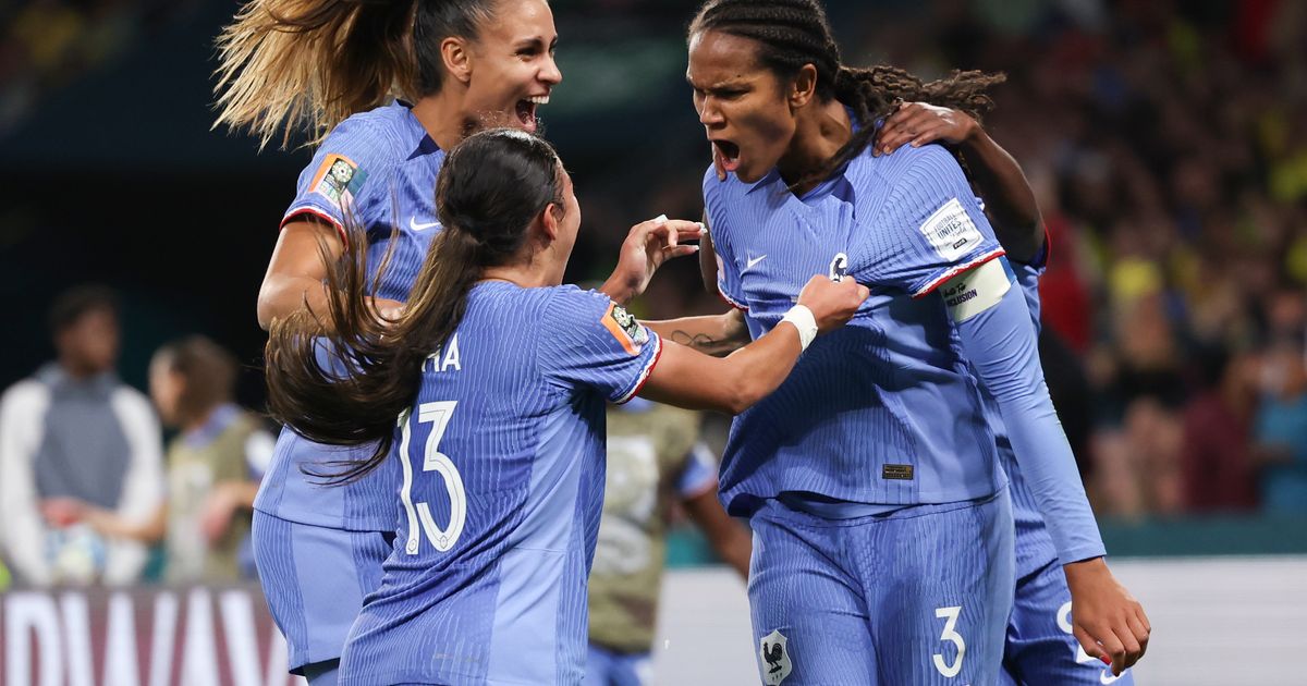 France Women's National Team Defeats Brazil 2-1 at 2019 FIFA Women's World Cup with Goals from Le Sommer and Renard