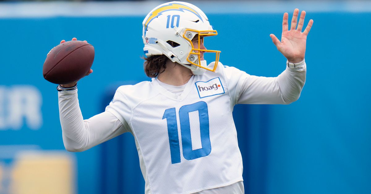 Justin Herbert Signs Five-Year, $262.5 Million Contract Extension with Los Angeles Chargers