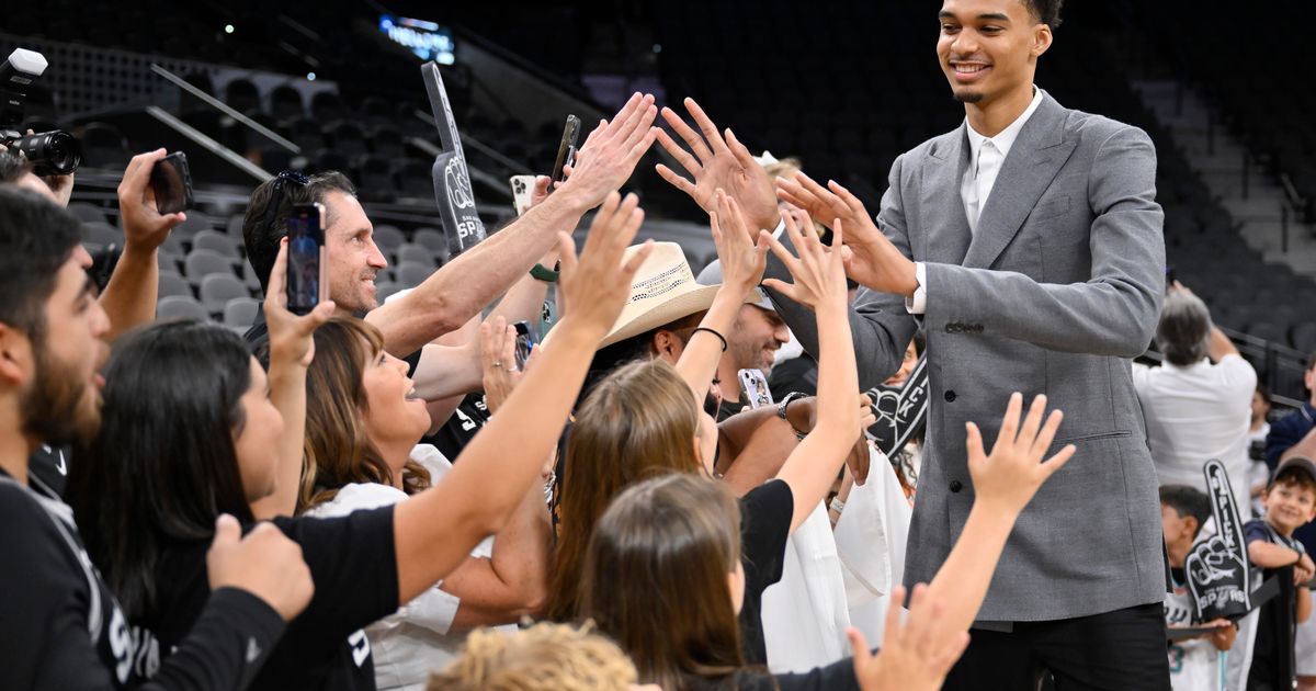 Las Vegas Spurs Rookie Excited for NBA Debut at Summer League Wembymania