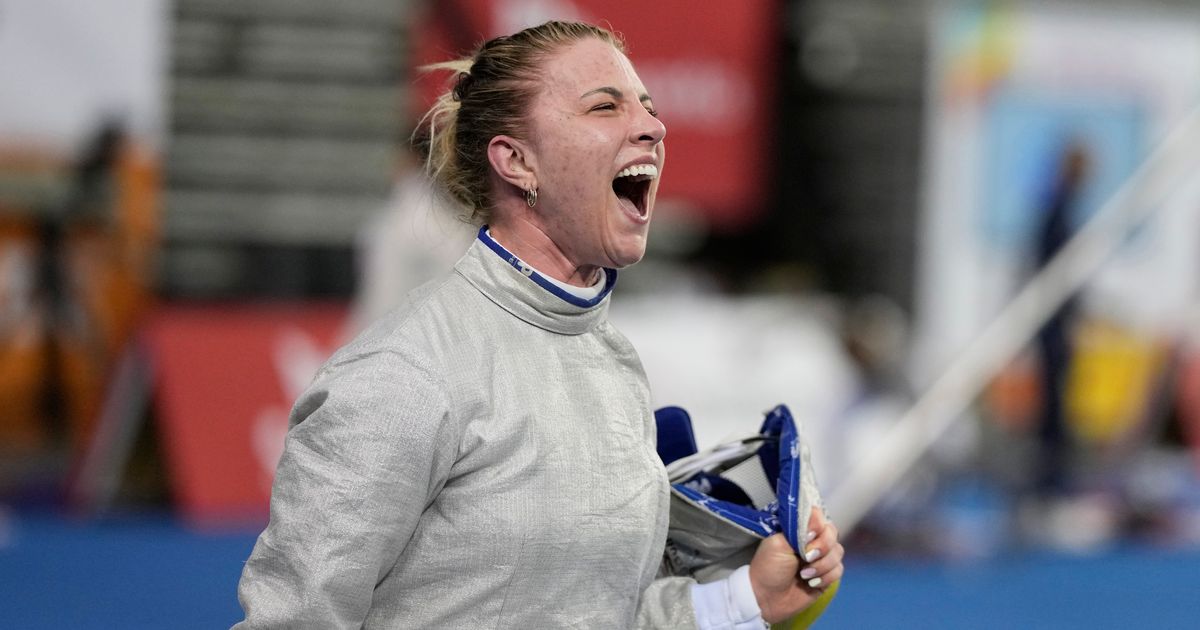 Ukraine Fencer Granted Spot in Paris Games Following Disqualification for Refusal to Shake Hands with Russian Opponent