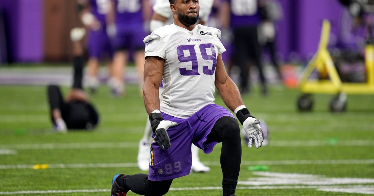 Vikings Agree to Record-Breaking Contract Extension with Danielle Hunter