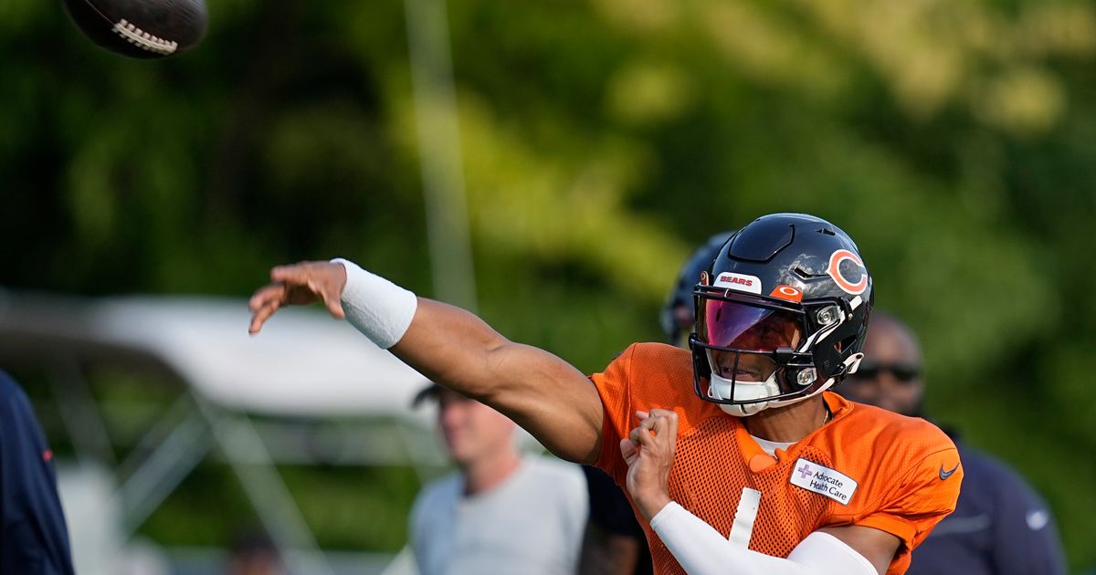 Bears and Colts Practice Together Ahead of Preseason Game, Richardson and Fields in the Spotlight