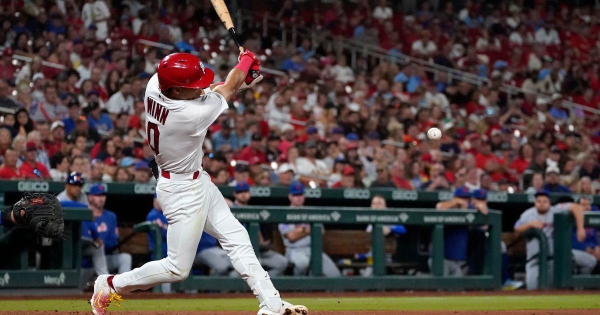 Cardinals Rookie Winn Retrieves First-Hit Ball After Mets' Alonso Throws It Into Stands