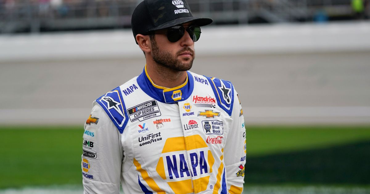 Chase Elliott's Playoff Hopes Dimming as NASCAR Cup Series Championship Nears End