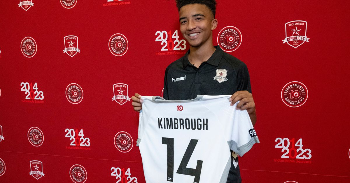 Daâvian Kimbrough Achieves Historic Milestone as Youngest Professional Soccer Player in US at Age 13