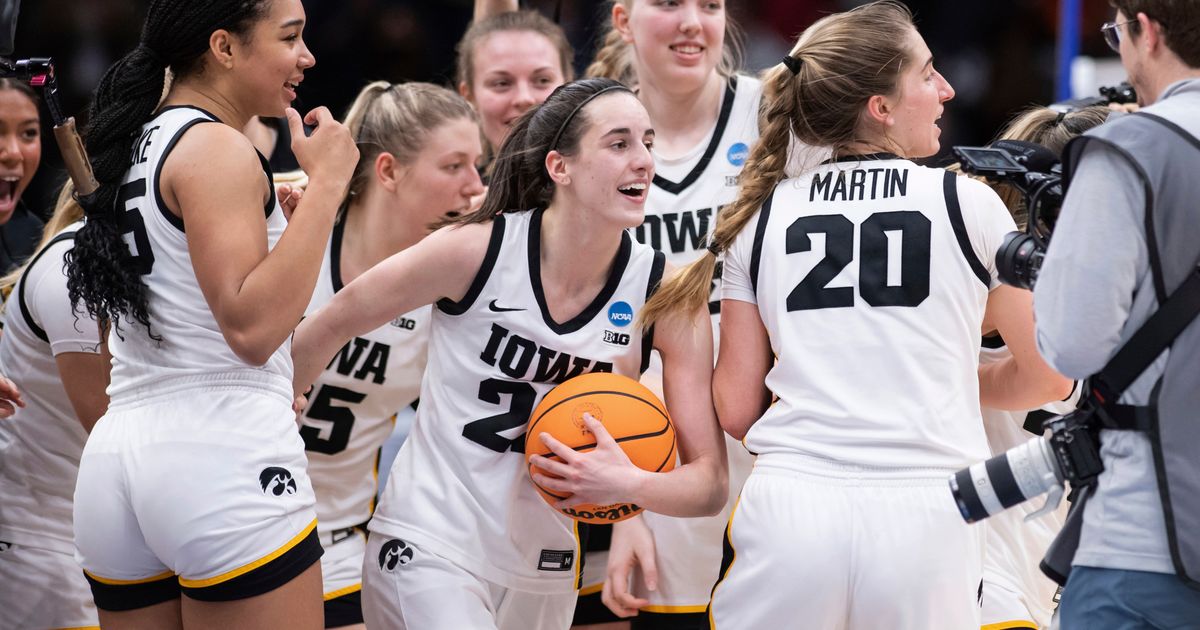 Iowa Women's Basketball to Aim for Attendance Record at Kinnick Stadium in Preseason Game Against DePaul