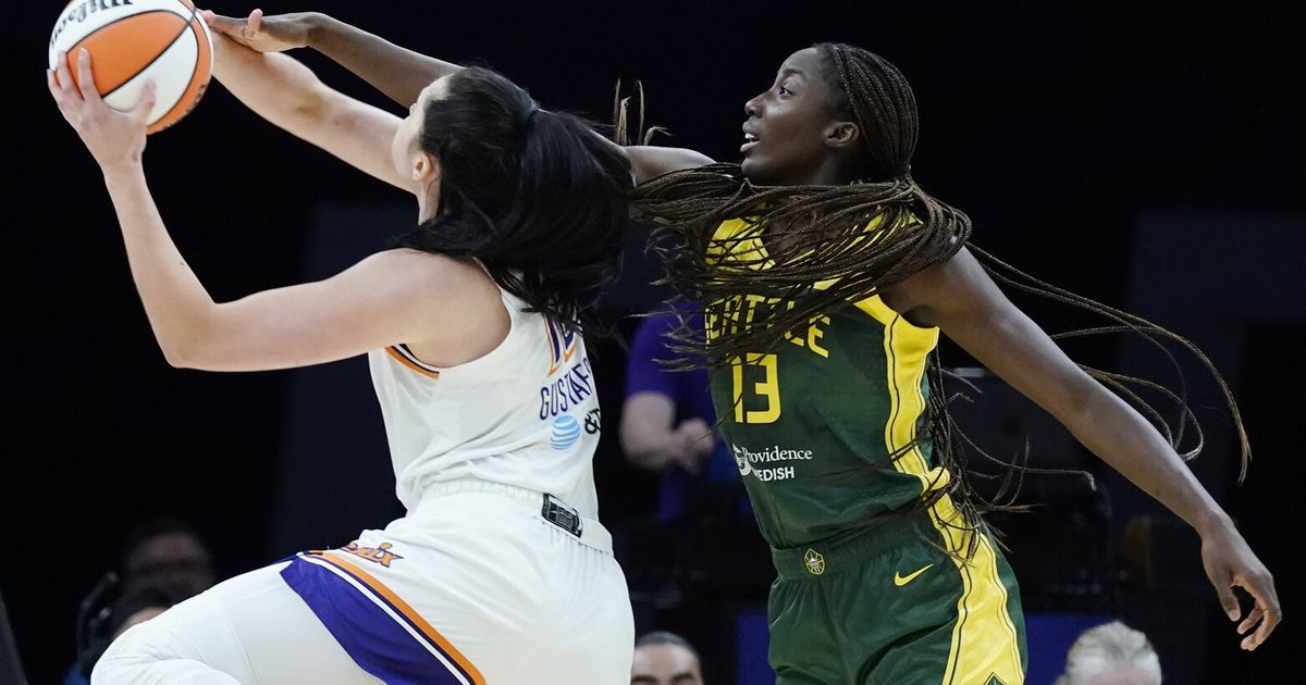 Jewell Loyd's Fourth Quarter Performance Leads Seattle Storm to Victory Over Phoenix Mercury