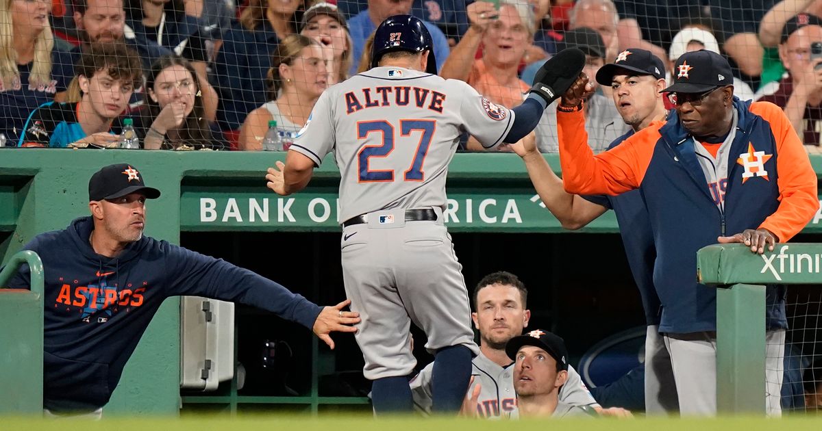 Jose Altuve Completes First Career Cycle, Astros Defeat Red Sox 13-5