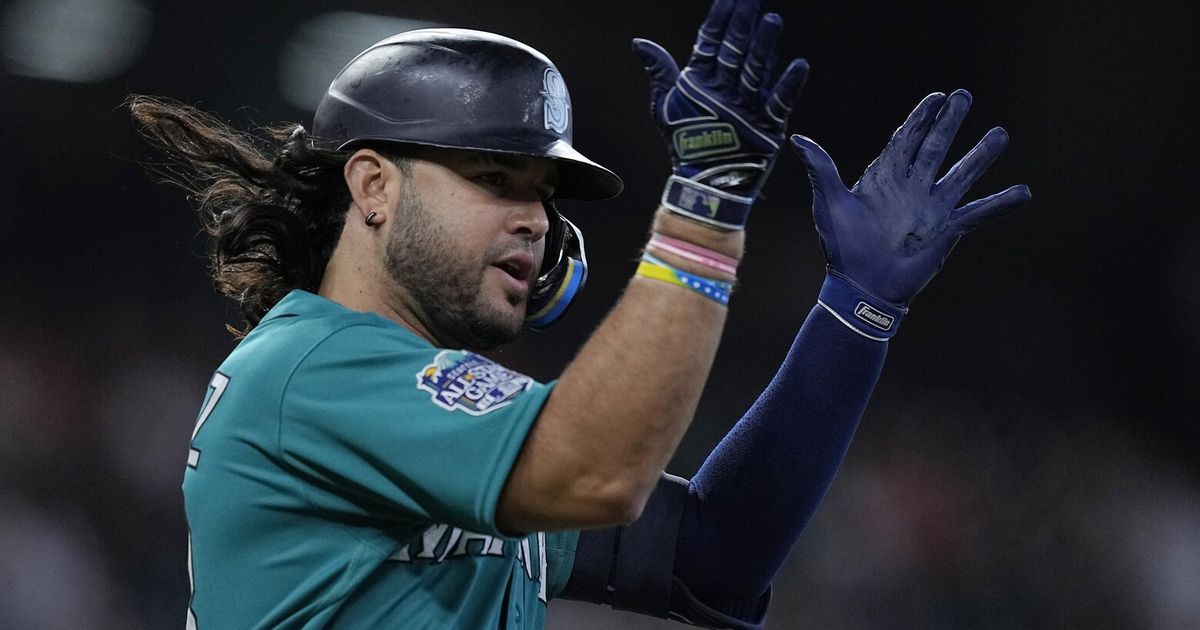 Mariners Defeat Astros in Houston to Secure Sixth Consecutive Victory