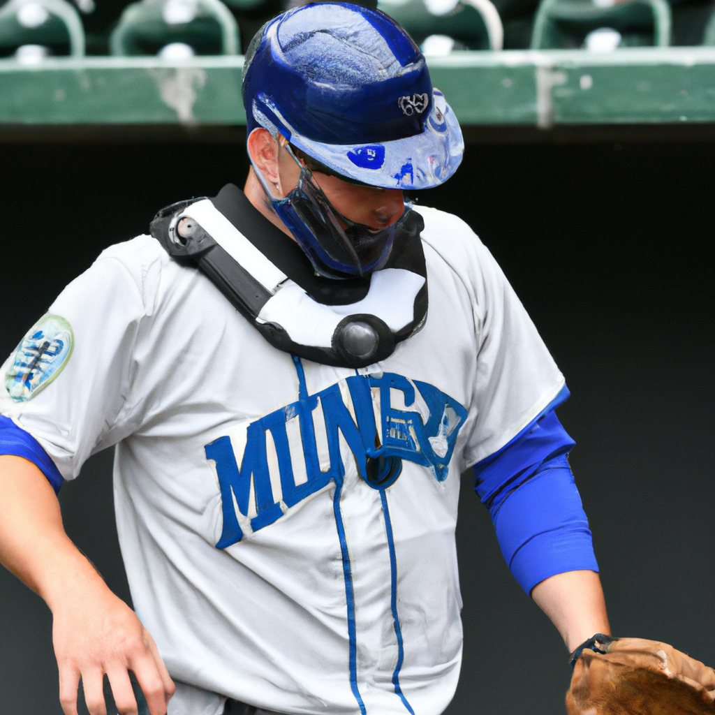 Mariners Negotiating Contract Extension with Catcher Tom Murphy