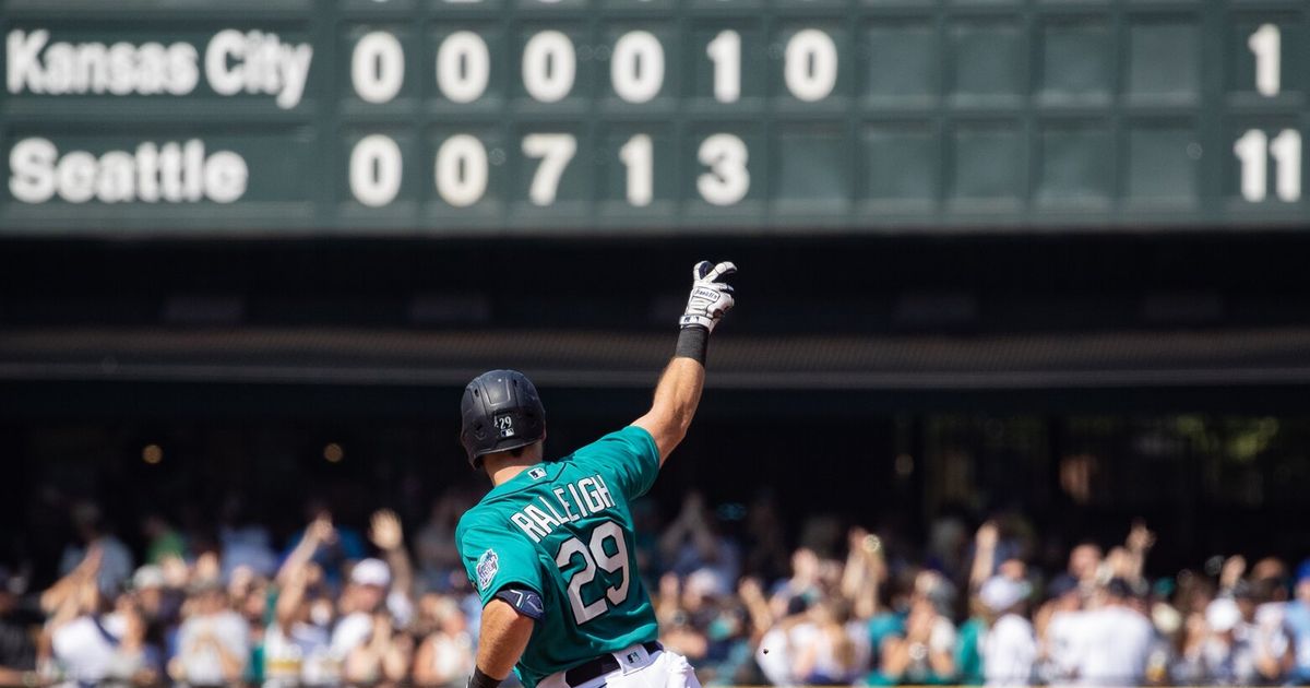 Mariners Reach First Place in MLB Standings with Top-Ranked Offense.