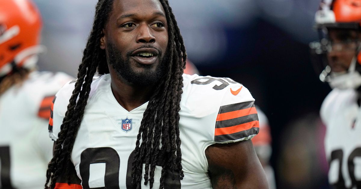 Ravens Sign Jadeveon Clowney to Bolster Pass Rush