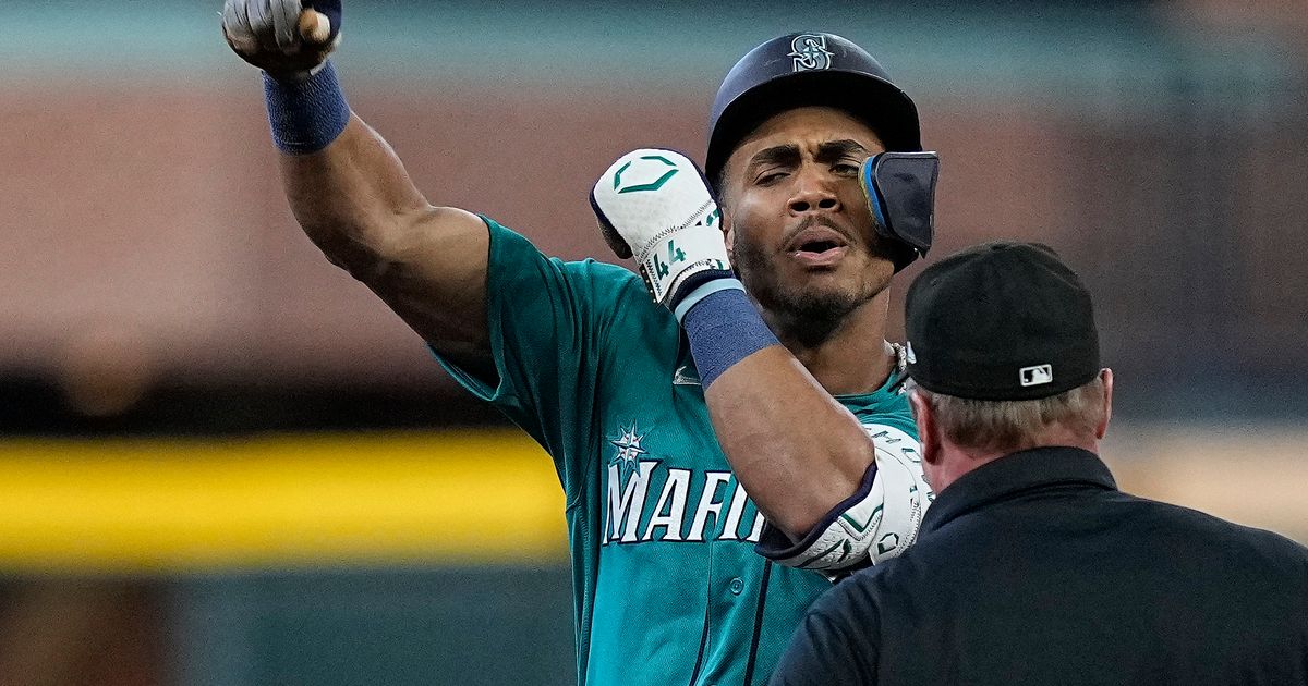 Rodriguez's 17-Hit Performance Lifts Mariners Back into AL Playoff Contention