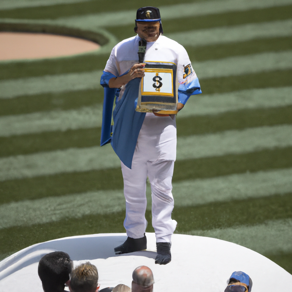 Seattle Mariners Induct King Felix Hernandez into Hall of Fame