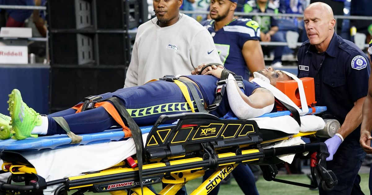 Seattle Seahawks Wide Receiver Cade Johnson Suffers Injury, Leaves Field in Preseason Opener