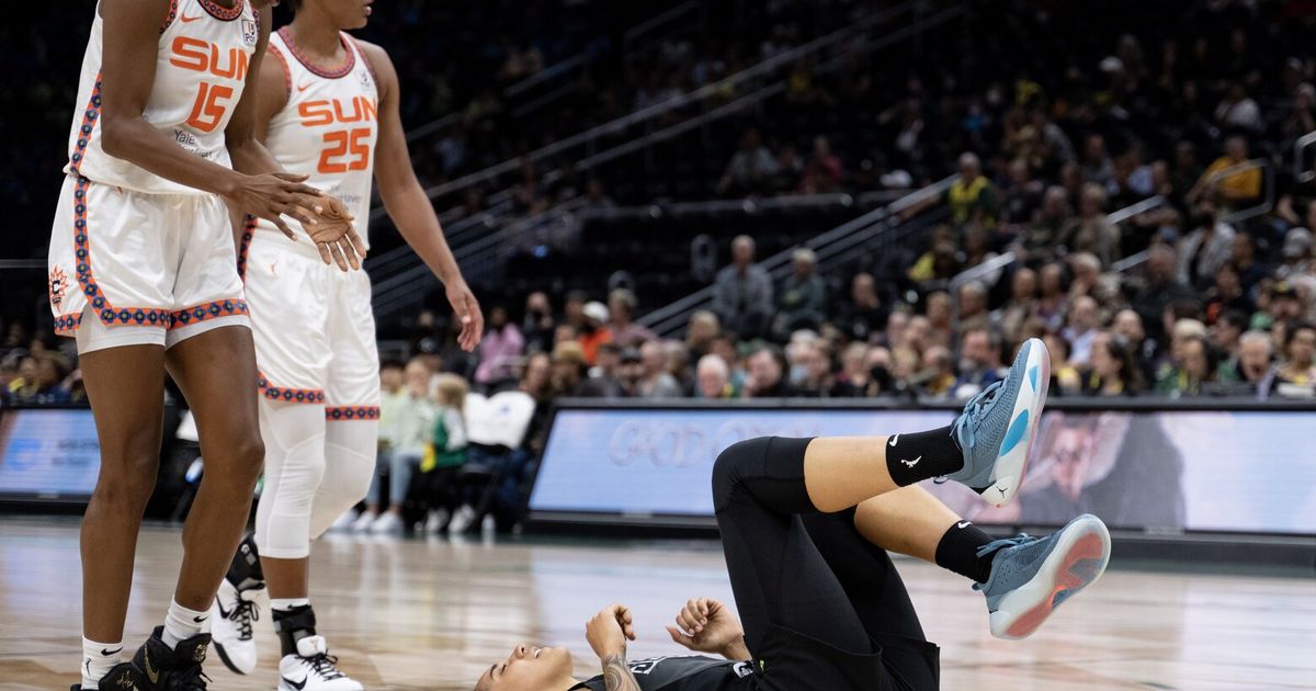 Storm's 81-69 Defeat to Sun Marred by Injury to Gabby Williams