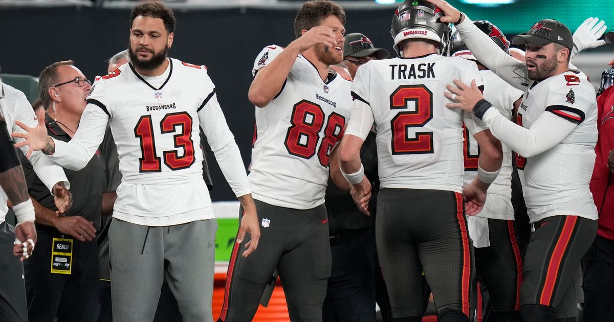 Tampa Bay Buccaneers Defeat New York Jets 13-6 in Preseason Game with Blaine Gabbert Starting in Place of Tom Brady and John Wolford Injuring Neck
