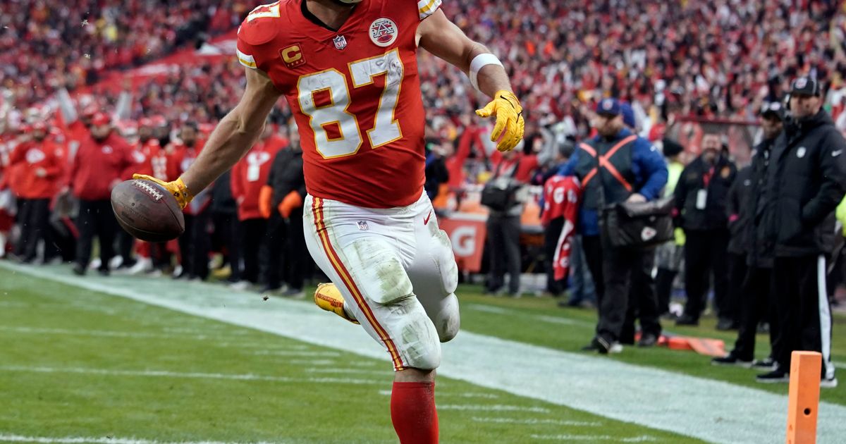 Travis Kelce Named No. 1 Tight End in AP's NFL Player Rankings