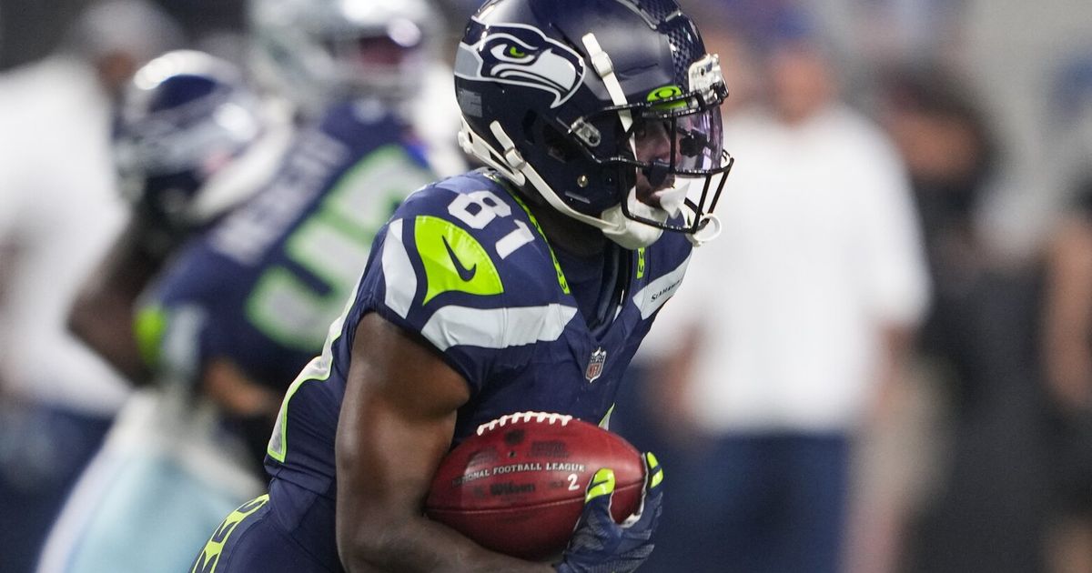 Two Wide Receivers Strive to Shine in Seahawks' Final Preseason Game