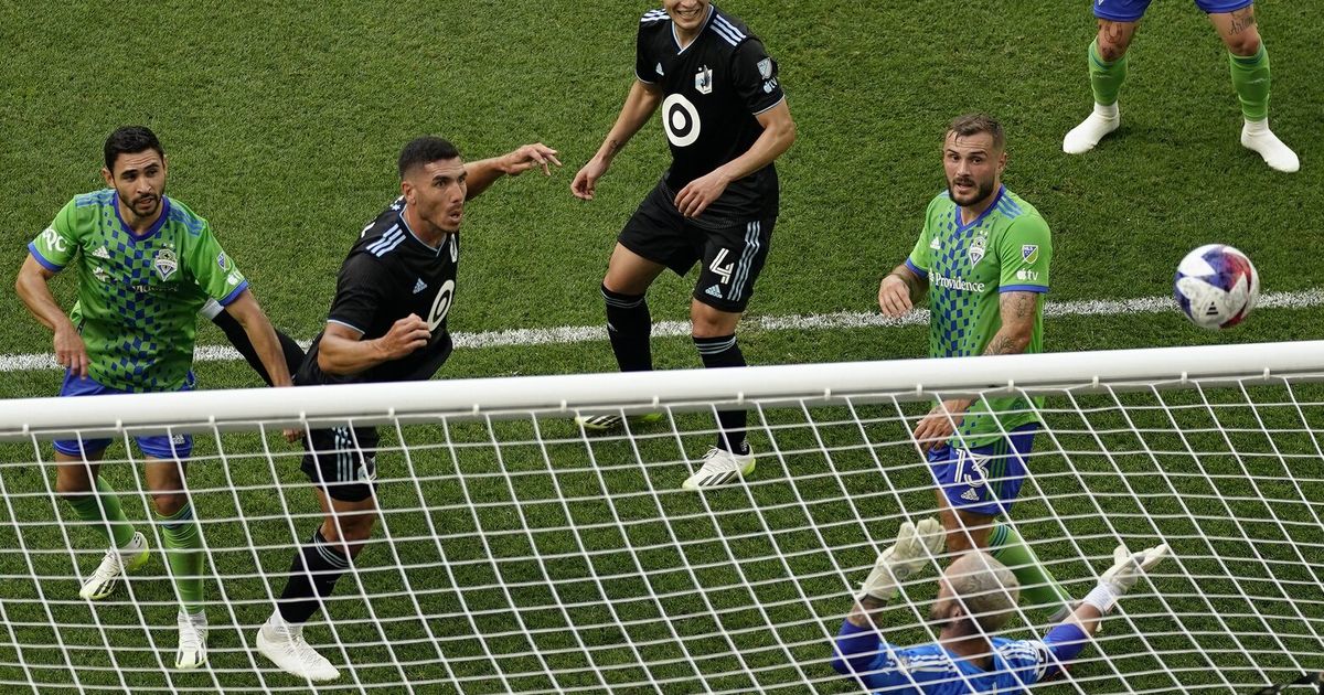 Yeimar Gomez Andrade Records Goals for Both Seattle Sounders and Minnesota United in Draw