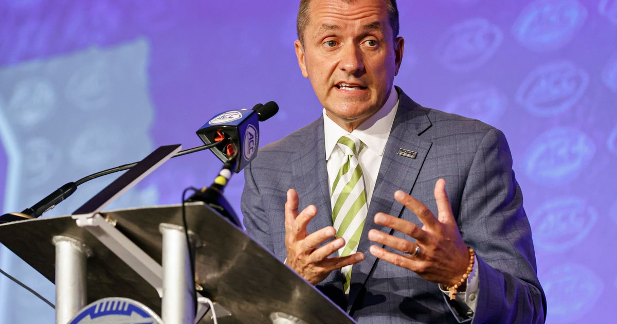 AP Sources: ACC Clears Way to Add Stanford, Cal, SMU, Allowing Escape for 2 Pac-12 Schools