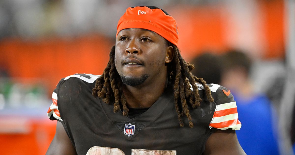 Browns Agree to Re-Sign Running Back Kareem Hunt Following Nick Chubb Injury, According to AP Source