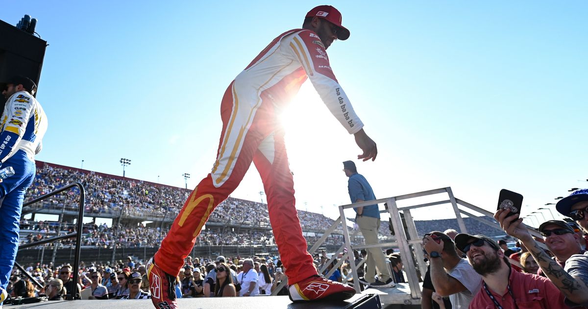 Bubba Wallace Qualifies on Pole Position at Texas Motor Speedway for Second Round of NASCAR Playoffs