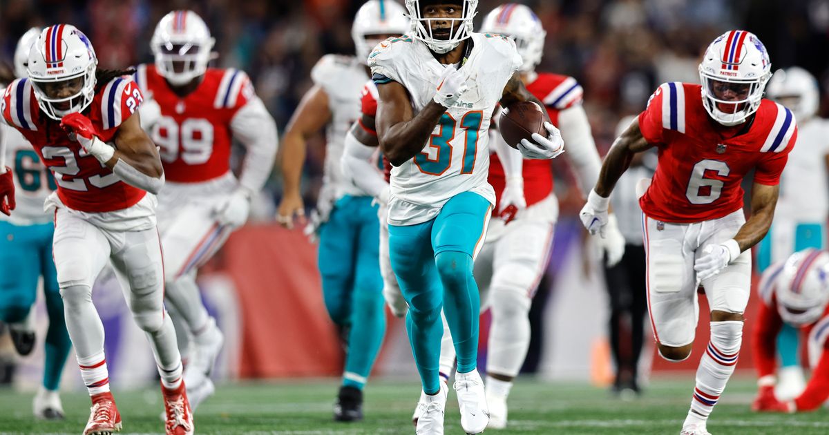 Dolphins Defeat Patriots 24-17 Behind Two Mostert Rushing TDs and Tagovailoa Passing TD