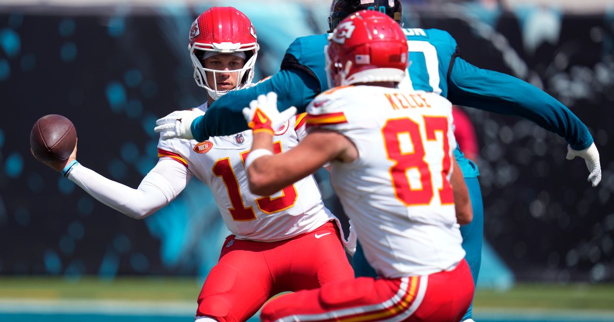 Kansas City Chiefs Defeat Jacksonville Jaguars 17-9 for Third Win in 10 Months Despite Mistakes