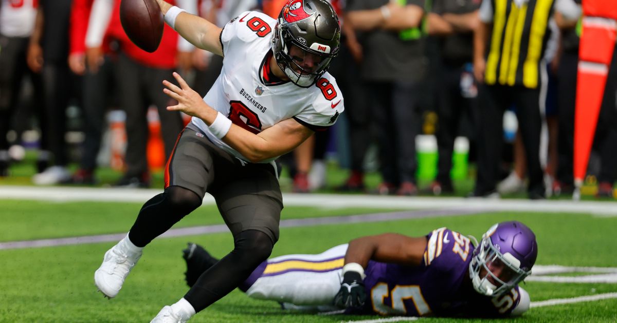 Mayfield Leads Buccaneers to 20-17 Victory Over Vikings in Debut