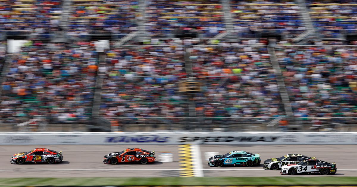 Reddick Wins at Kansas After Taking Advantage of Late Caution and Hamlin's Car Issues