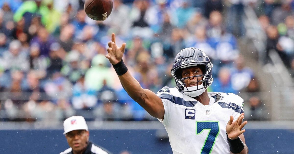 Seahawks Overcome Panthers in Second Half to Win Week 3 Matchup