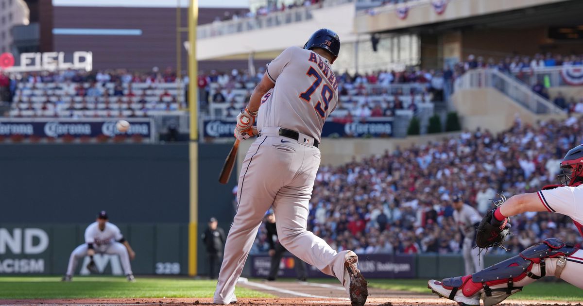 Abreu Leads Astros to 9-1 Victory Over Twins, Taking 2-1 Lead in ALDS