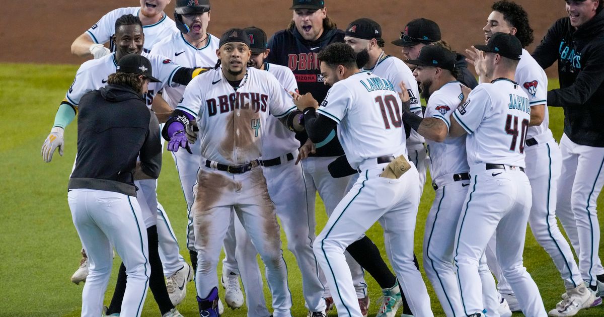 Arizona Diamondbacks Defeat Philadelphia Phillies 2-1 in NLCS Game 3 on Marte's Walk-Off Single in Ninth Inning