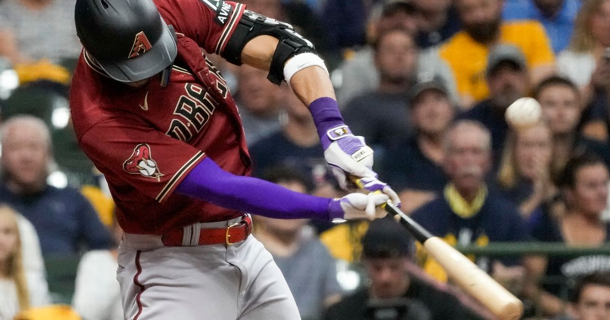 Arizona Diamondbacks Overcome Early Deficit to Sweep Milwaukee Brewers in NL Wild Card Series, 5-2