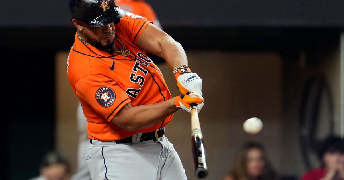 Astros Even ALCS Series with 10-3 Win Over Rangers in Game 4 Thanks to Abreu, Alvarez and Altuve