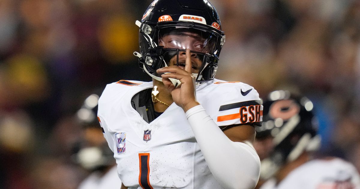 Bears Defeat Commanders 40-20 in Season Opener Led by Fields and Moore