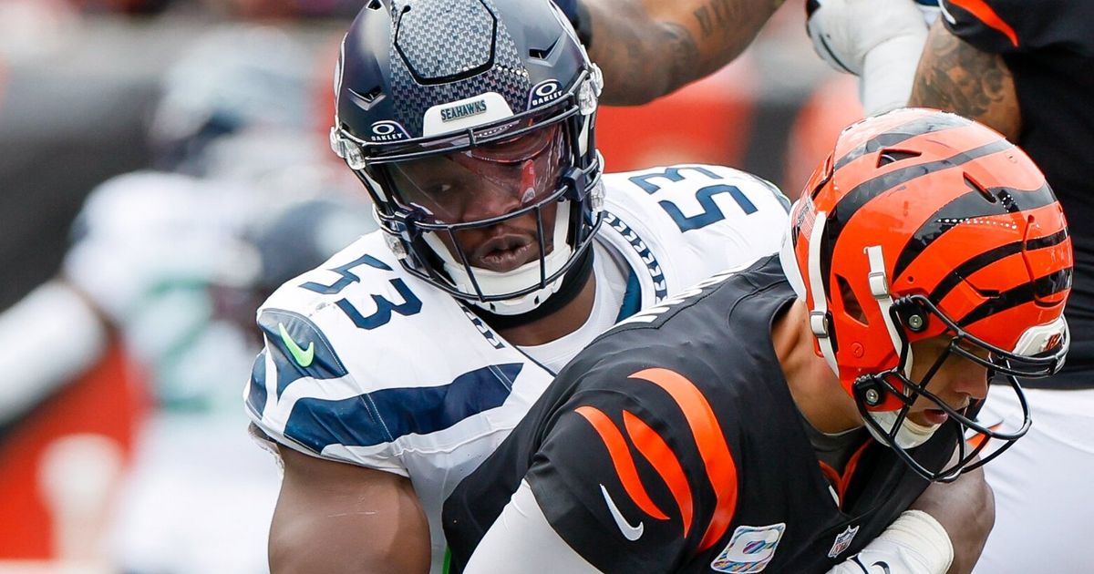 Boye Mafe Honors Late Mother with Pre-Game Ritual and Post-Sack Tribute