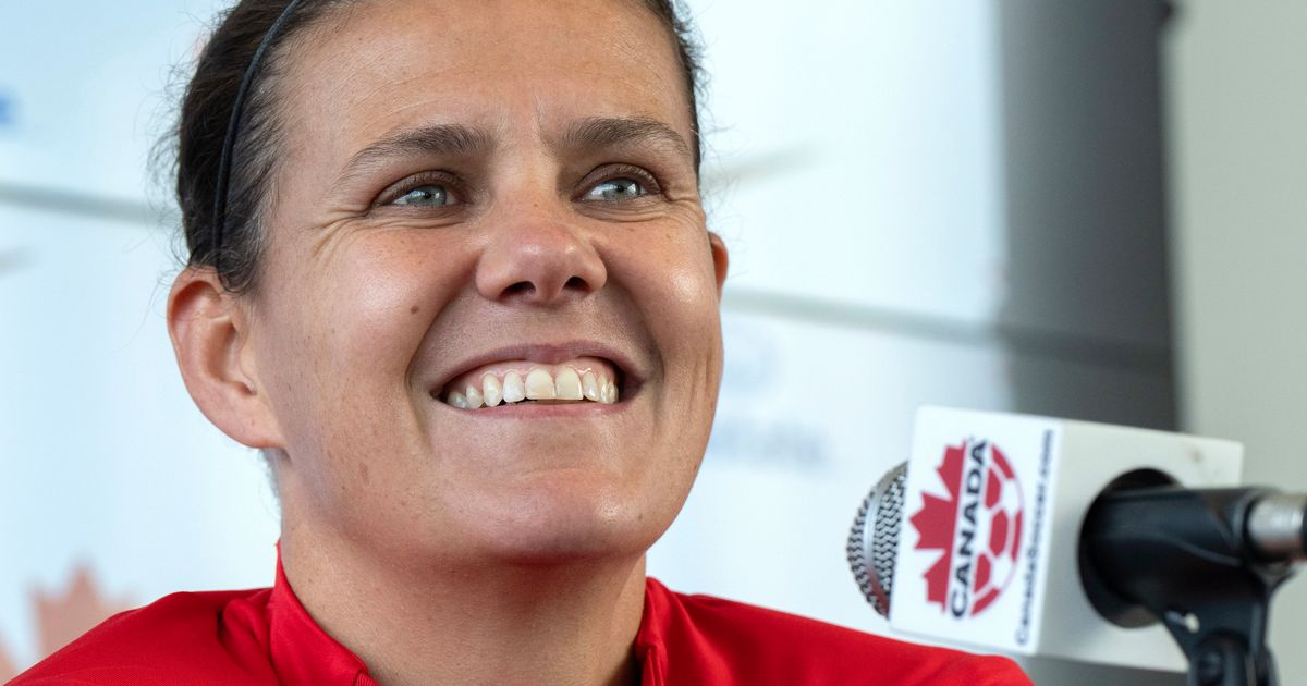Christine Sinclair Stays with Canada for 2021 After Being Encouraged by Friends and Family