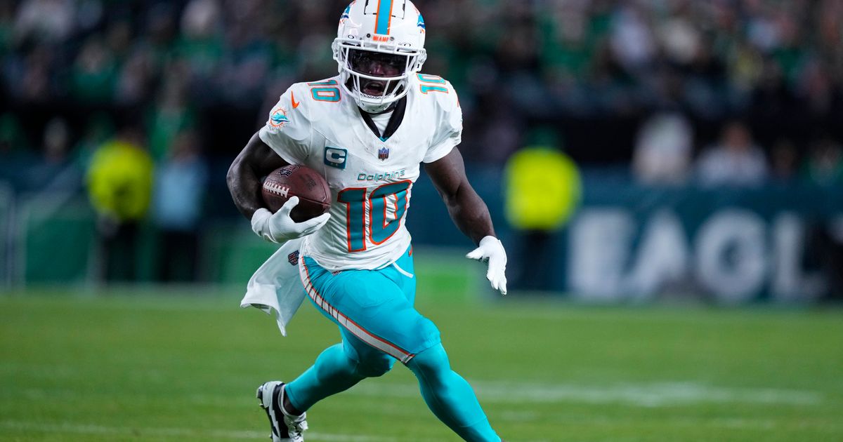 Dolphins' 'Cheat Motion' Becomes a Sensation in the NFL