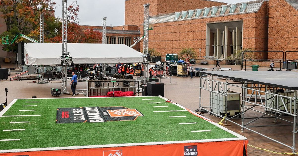 ESPN's 'College GameDay' Show to Air Live from the University of Washington on Saturday