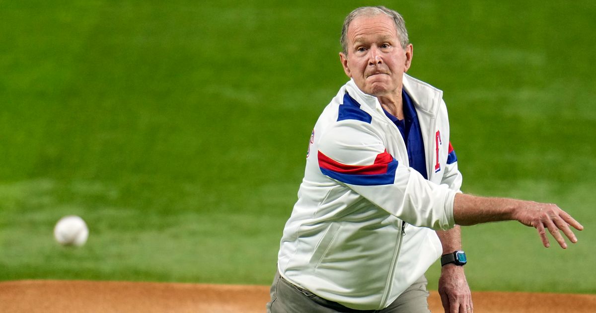 George W. Bush Throws Ceremonial First Pitch to Open World Series