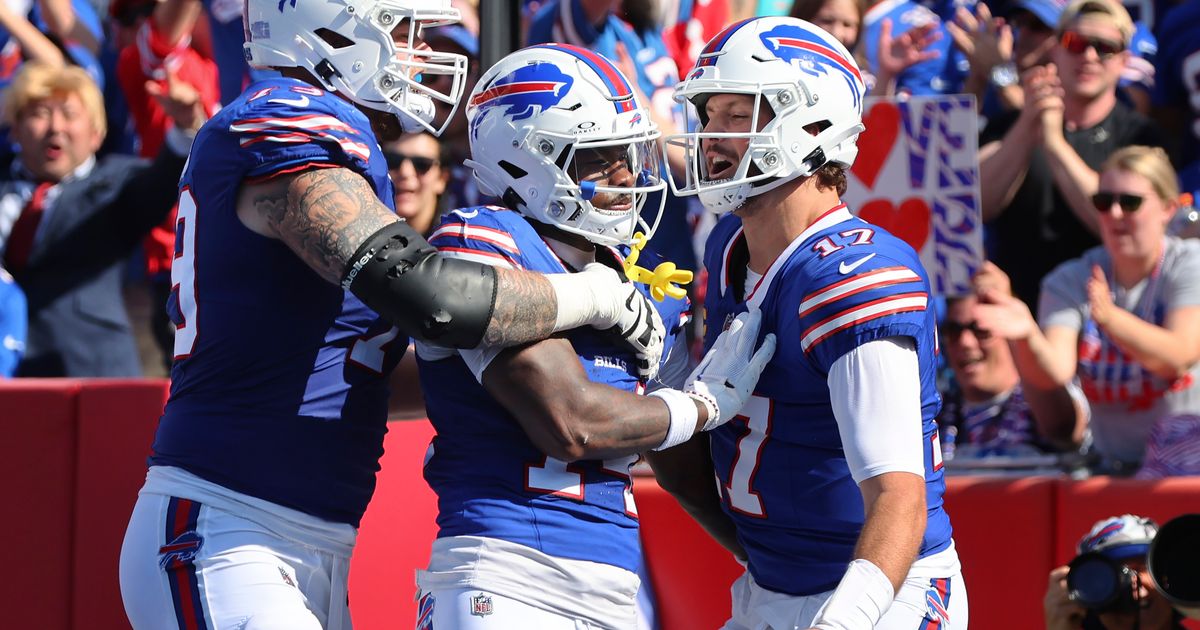 Josh Allen Leads Bills to 48-20 Victory Over Dolphins with 4 TD Passes and 1 Rushing TD