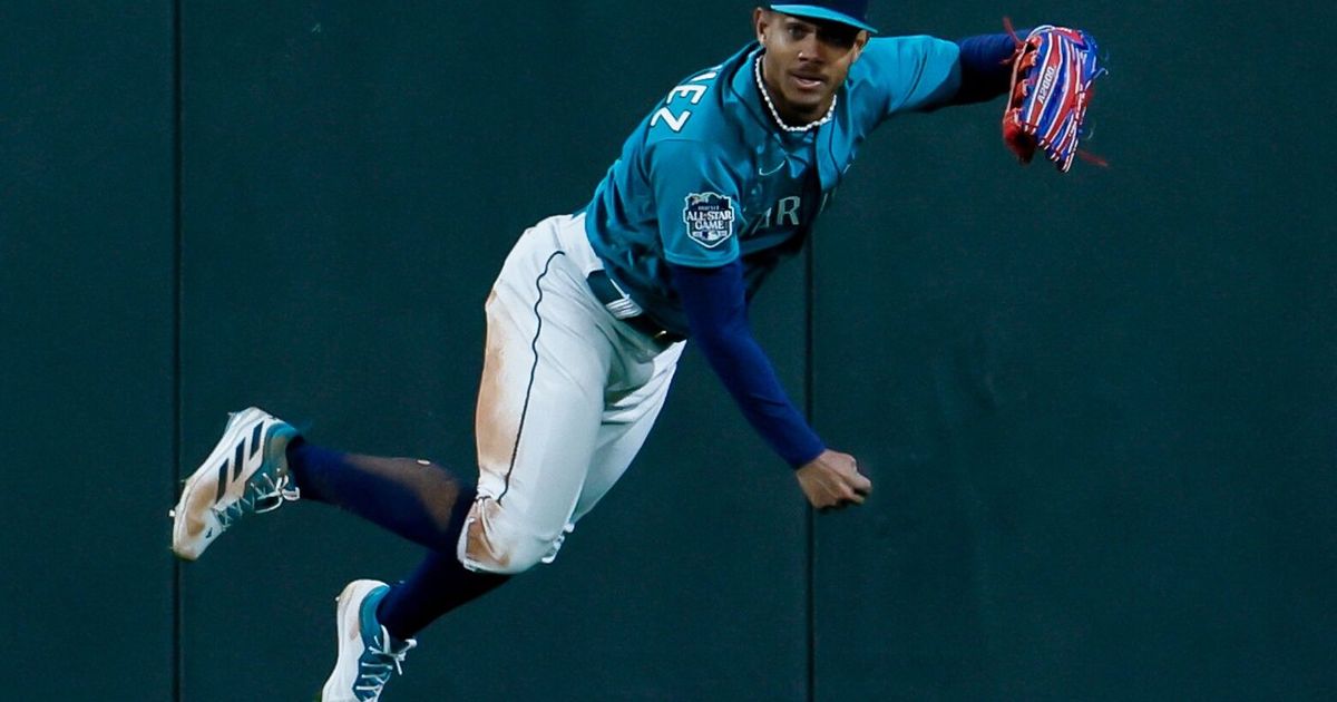 Julio Rodriguez of Seattle Mariners Selected as Finalist for Gold Glove Award