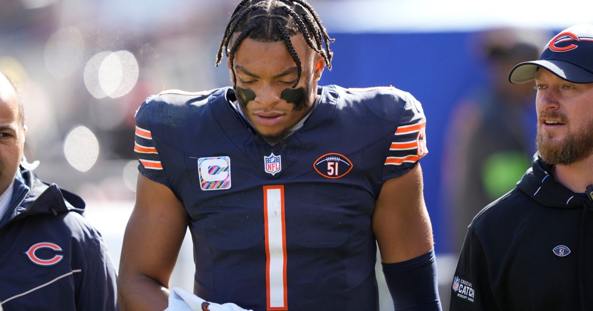 Justin Fields Suffers Right Hand Injury During Chicago Bears vs. Minnesota Vikings Game