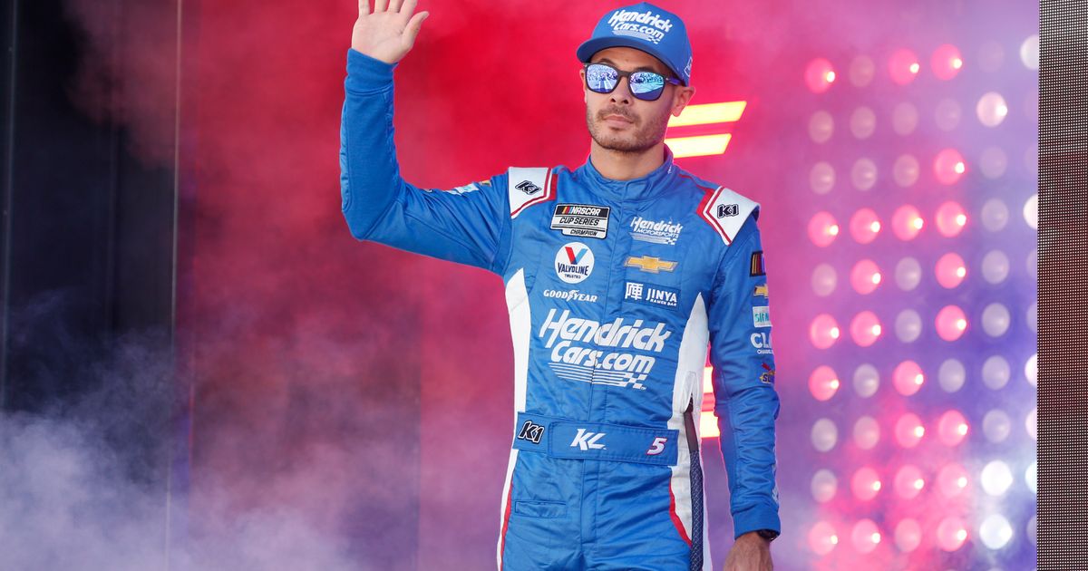 Kyle Larson Secures Spot in NASCAR Championship Race, Ready to Push for Victory in Final Two Weeks