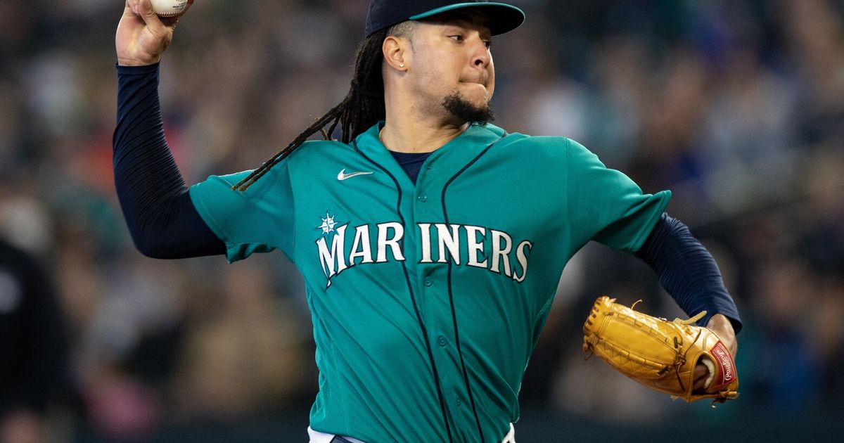 Mariners and Rangers Face Off in Interleague Baseball Matchup